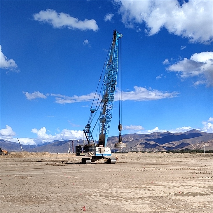 西藏機場強夯施工現(xiàn)場
