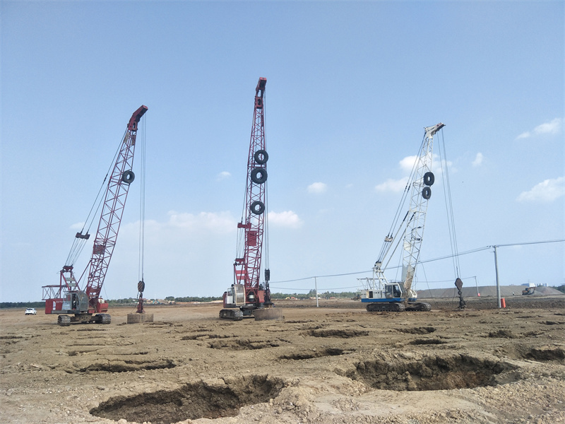 安徽蕪湖機(jī)場(chǎng)強(qiáng)夯施工